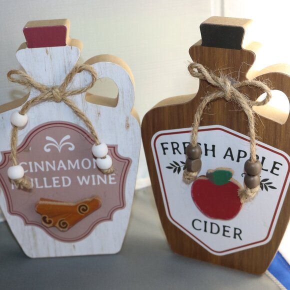Table Top Decor Cranberry Fizz Apple Cider Cinnamon & Pumpkin Punch wood jugs - Picture 3 of 4